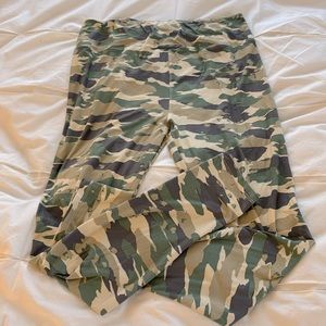 Lularoe leggings, cute modern camo, NWOT